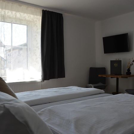 Hotel Garni Kern Halfing Bagian luar foto