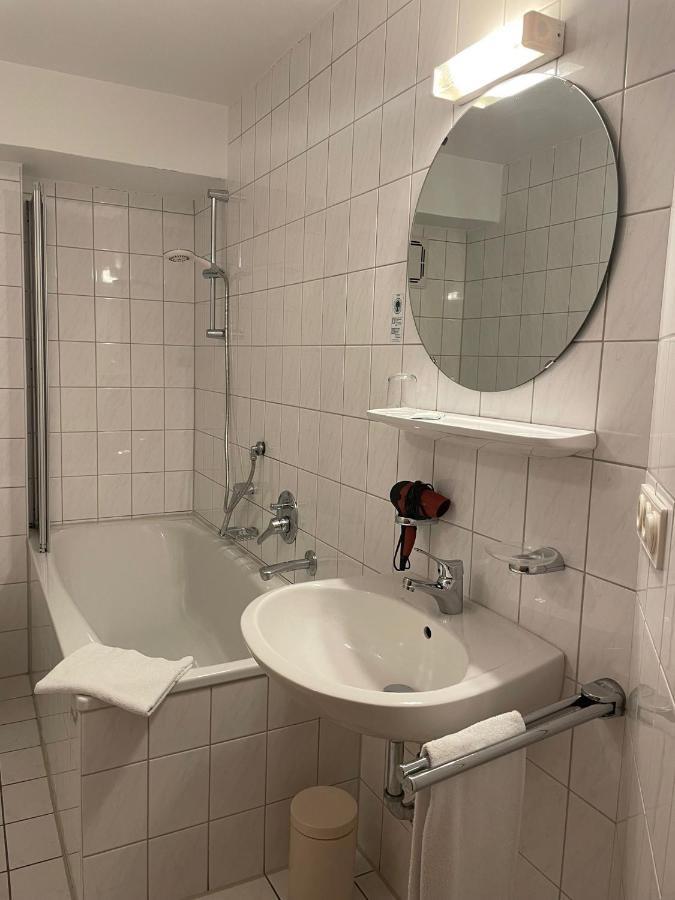 Hotel Garni Kern Halfing Bagian luar foto