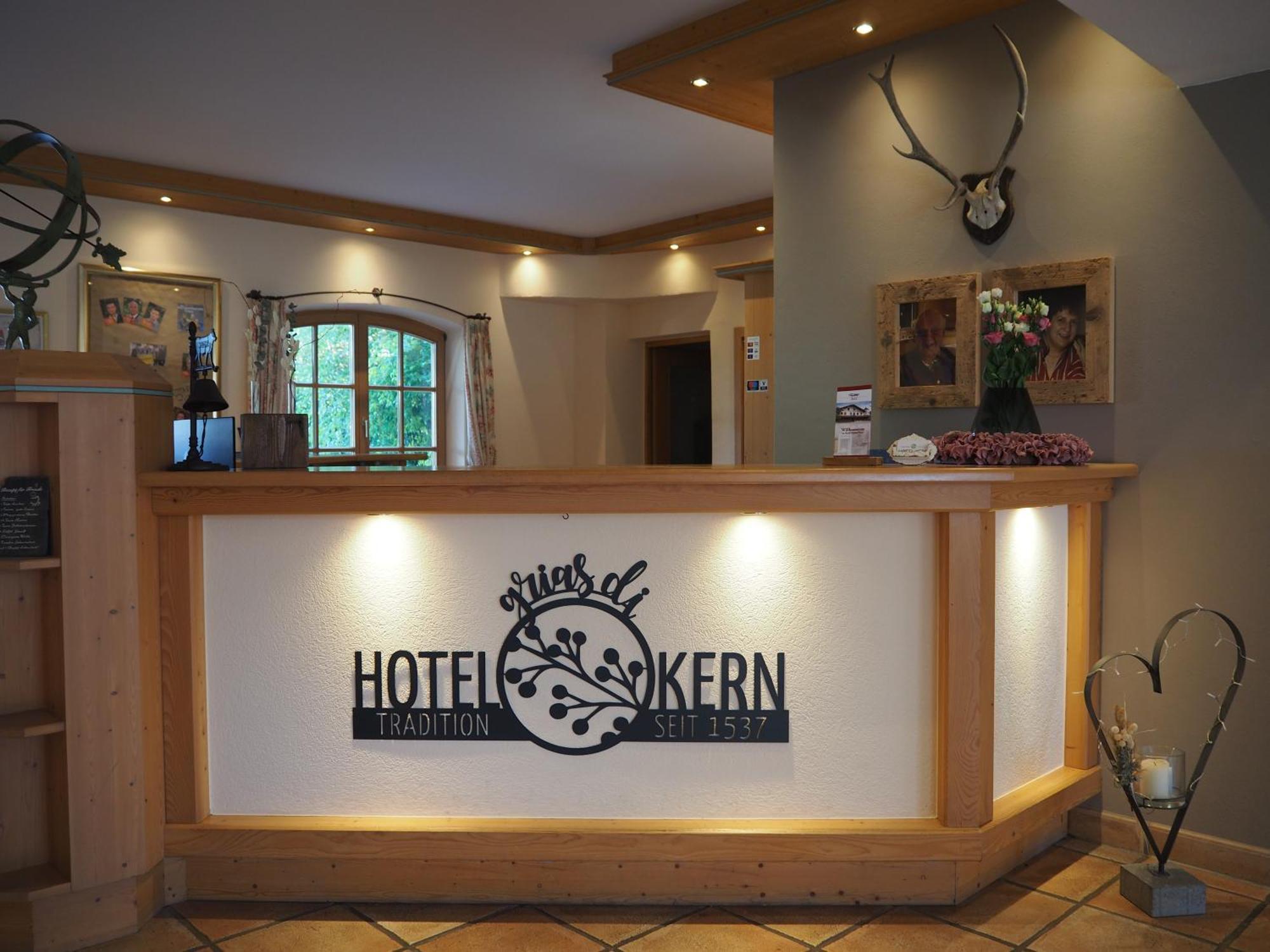 Hotel Garni Kern Halfing Bagian luar foto