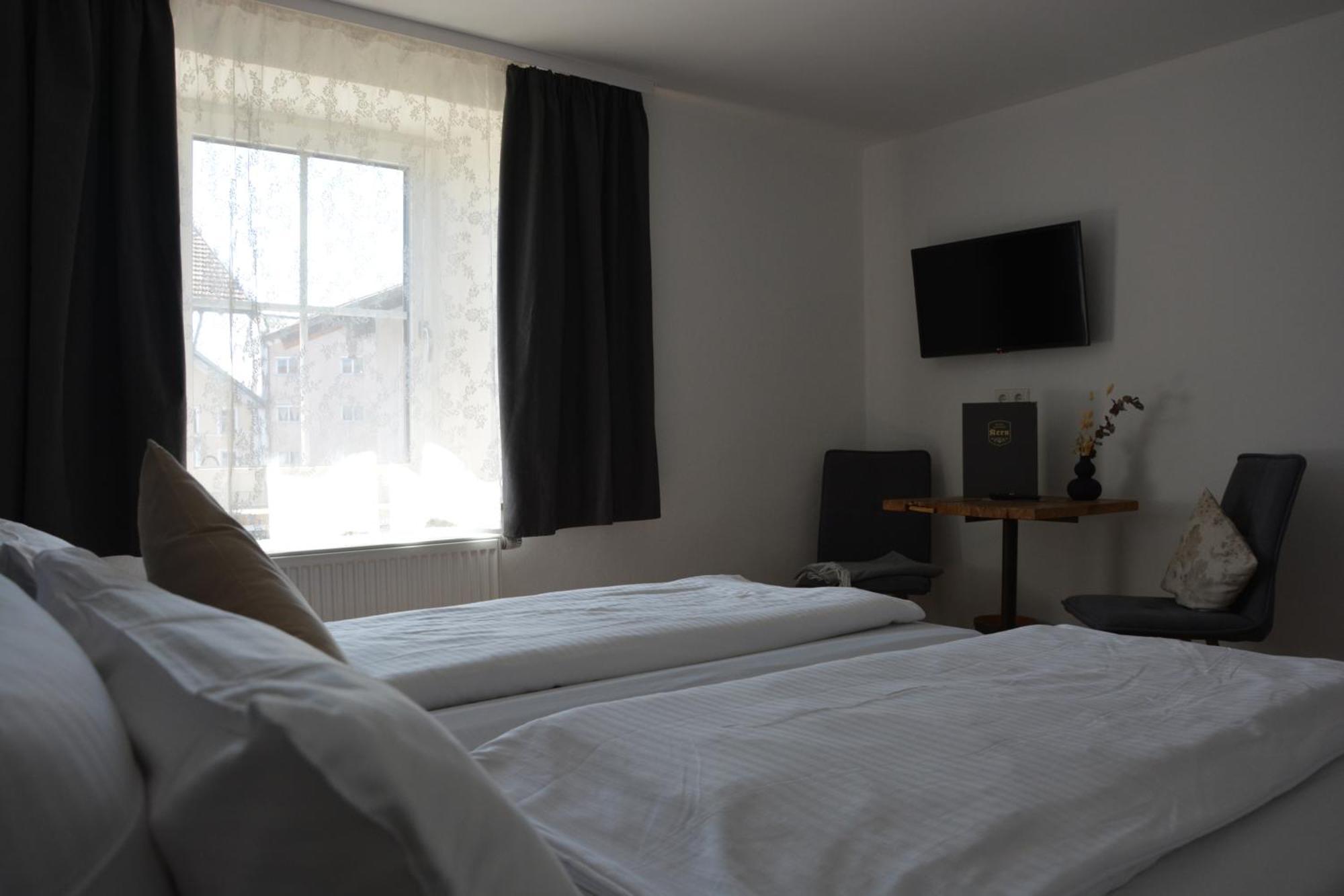 Hotel Garni Kern Halfing Bagian luar foto